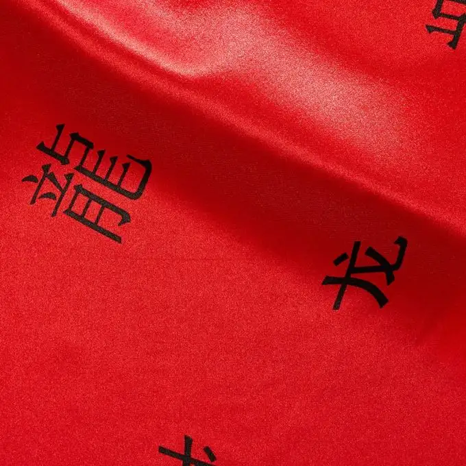 Tessuto satin carnevale motivo cinese rosso