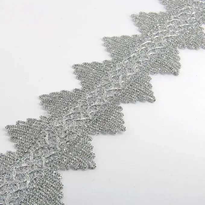 Galon luminoso con frange zigzag argento 75 mm