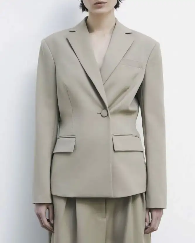 Blazer beige Patrizia Pepe in gabardina pesante di misto viscosa con chiusura un bottone laterale