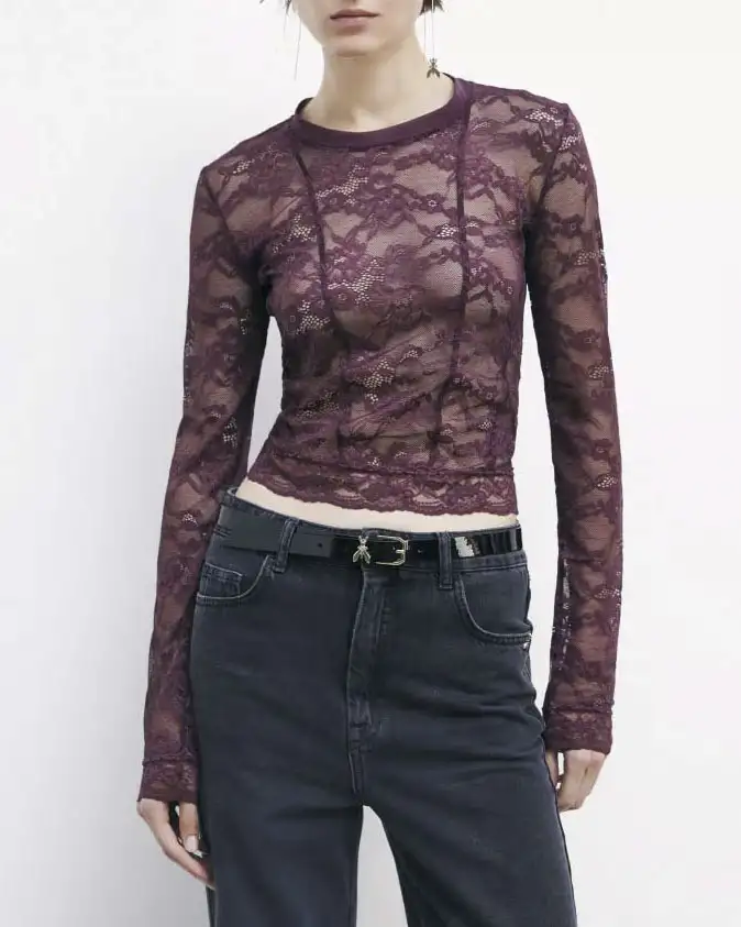 Blusa bordeaux Patrizia Pepe in pizzo elasticizzato con maniche lunghe e orli smeralti