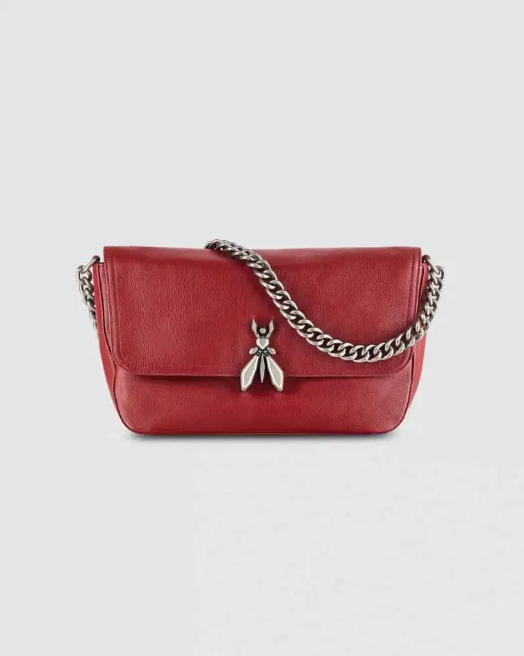 Borsa rossa misura media Essential Fly Patrizia Pepe con tracolla a catena in metallo e patta di chiusura