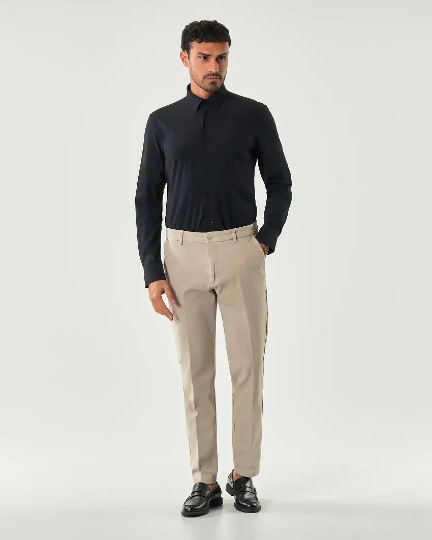 Pantalone chino Boss Kaiton beige in twill di cotone stretch